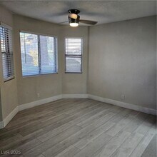 1404 Oak Rock Dr in Las Vegas, NV - Building Photo - Building Photo