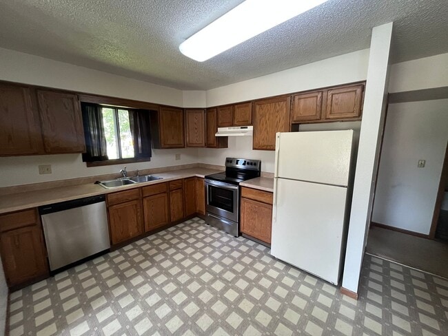 57-57 Mark Twain Ct in North Liberty, IA - Building Photo - Building Photo