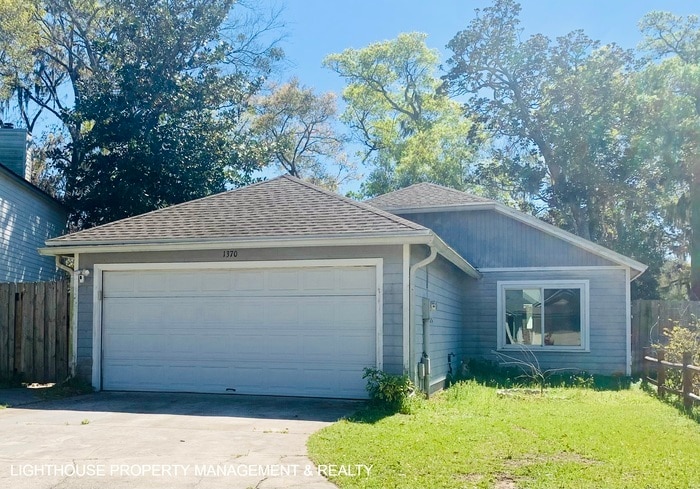 1370 Cove Landing Dr in Jacksonville, FL - Building Photo