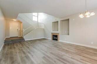 7558 Luna Del Rey St in Las Vegas, NV - Building Photo - Building Photo