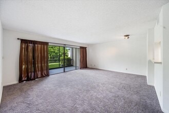 12692 Shoreline Dr in Wellington, FL - Building Photo - Building Photo