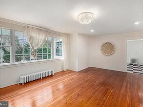 1546 Dranesville Rd in Herndon, VA - Building Photo - Building Photo