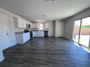 2458 River Valley Cir in Bullhead City, AZ - Building Photo - Building Photo