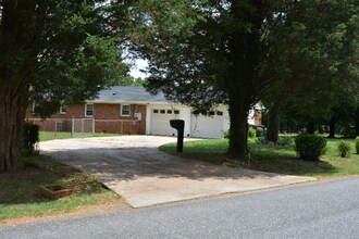 4501 Kernersville Rd in Kernersville, NC - Building Photo - Building Photo