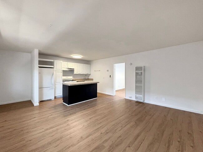 property at 720 W Lewis St