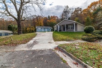 112 Bennett Ln in Oak Ridge, TN - Building Photo - Building Photo