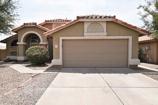 6943 E Lakeview Ave in Mesa, AZ - Building Photo