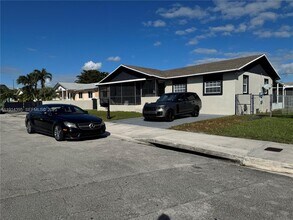 22105 SW 113th Pl in Miami, FL - Building Photo - Building Photo