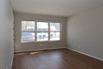 833-835 Cole Blvd in St. Charles, MO - Foto de edificio - Building Photo