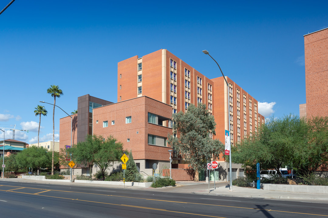 Coronado in Tucson, AZ - Foto de edificio