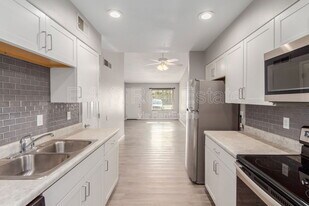 4530 E Camino Cir in Mesa, AZ - Building Photo