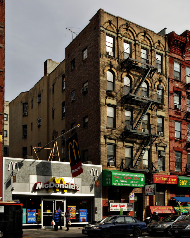 215 Madison St in New York, NY - Foto de edificio - Building Photo