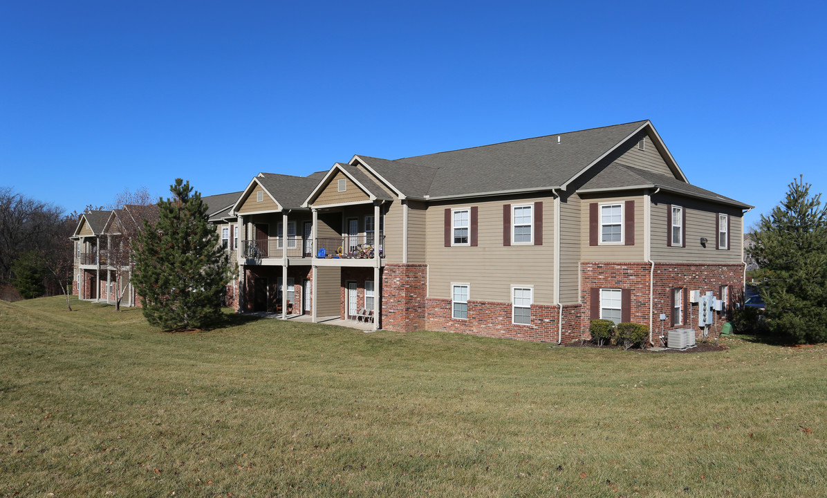 Kensington Court in Kansas City, MO - Building Photo