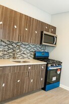 639 Barnum Ave, Unit 2L in Bridgeport, CT - Building Photo