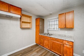 7221 S Hall St in Houston, TX - Building Photo - Building Photo