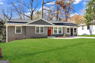 1677 San Gabriel Ave in Decatur, GA - Foto de edificio - Building Photo