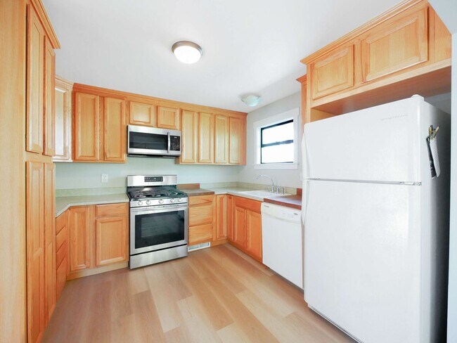 5712 8th Ave NE in Seattle, WA - Building Photo - Building Photo