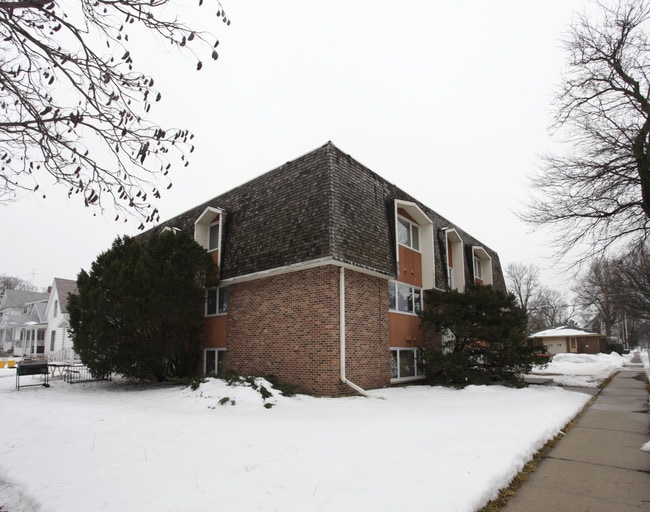 1300 S 13th St in Lincoln, NE - Foto de edificio - Building Photo