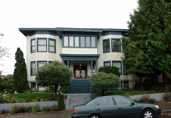 Westmoreland Apartments in Seattle, WA - Building Photo - Building Photo