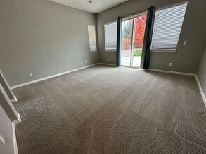 10615 Summer Glen Dr in Reno, NV - Building Photo - Building Photo