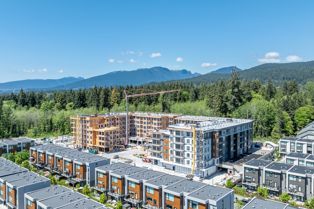 Lupine Walk in North Vancouver District, BC - Building Photo