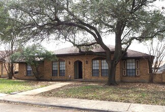 1934 Maxwell Dr in Lewisville, TX - Building Photo - Building Photo