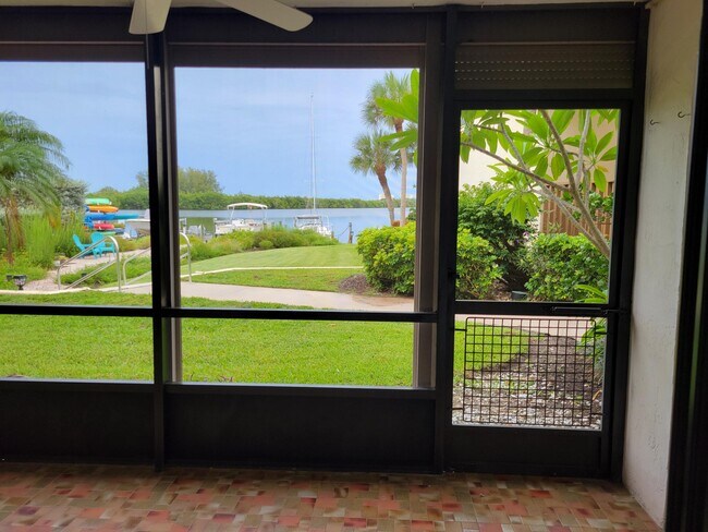 1611 Minutemen Causeway in Cocoa Beach, FL - Building Photo - Building Photo