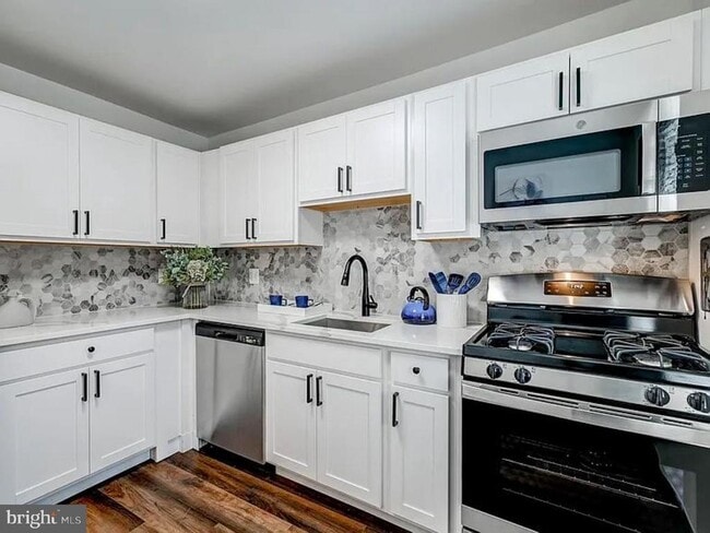 property at 4000 Linkwood Rd