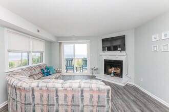 1424 E Ocean View Ave-Unit -C in Norfolk, VA - Building Photo - Building Photo