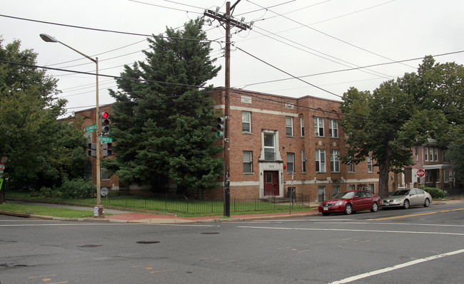 935 Kennedy St NW in Washington, DC - Building Photo - Building Photo