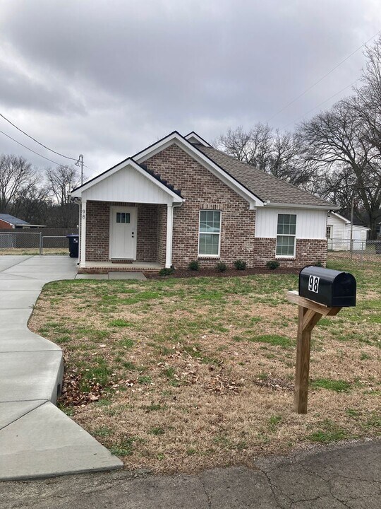 98 Dawn Dr in Columbia, TN - Building Photo