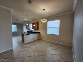 8593 Pegasus Dr in Lehigh Acres, FL - Foto de edificio - Building Photo