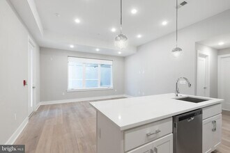 52 W Washington Ln, Unit 100 in Philadelphia, PA - Building Photo - Building Photo