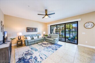 15144 Palmer Lake Cir in Naples, FL - Foto de edificio - Building Photo