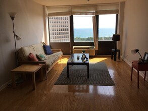 5320 N Sheridan Rd in Chicago, IL - Building Photo - Building Photo