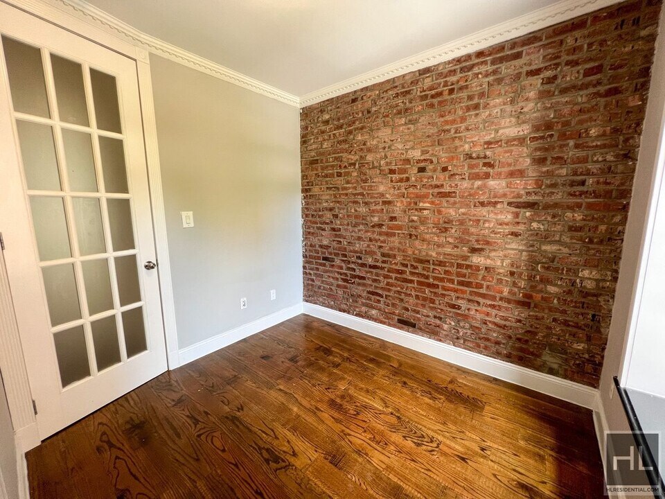 E 106TH ST. in New York, NY - Building Photo
