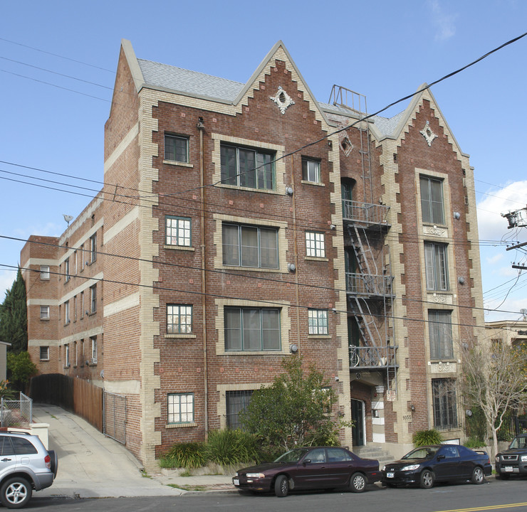 1055 Sanborn Ave in Los Angeles, CA - Building Photo