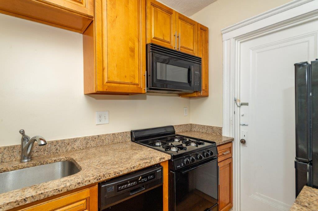 260 Chestnut Hill Ave, Unit 9 in Boston, MA - Foto de edificio