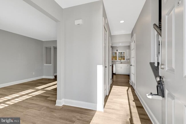 13416 Whaley Ct in Herndon, VA - Building Photo - Building Photo