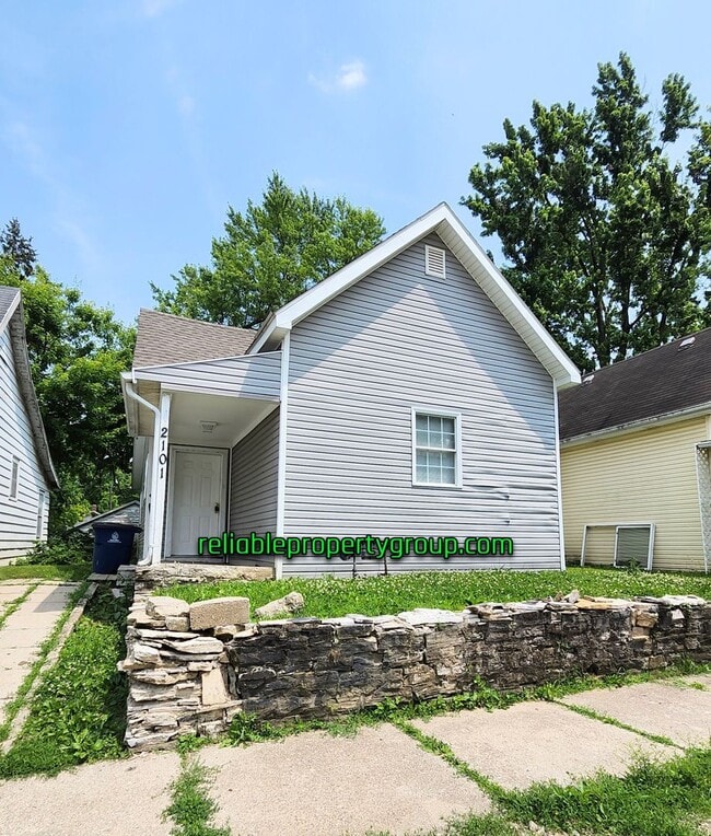 property at 2101 S Gallatin St