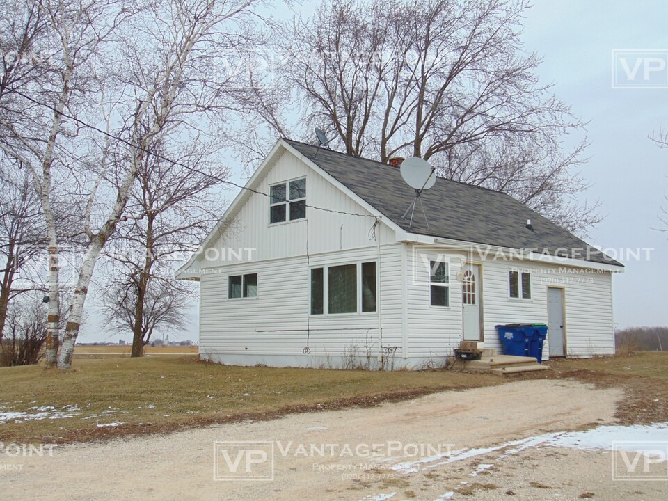 3604 School Rd in De Pere, WI - Building Photo