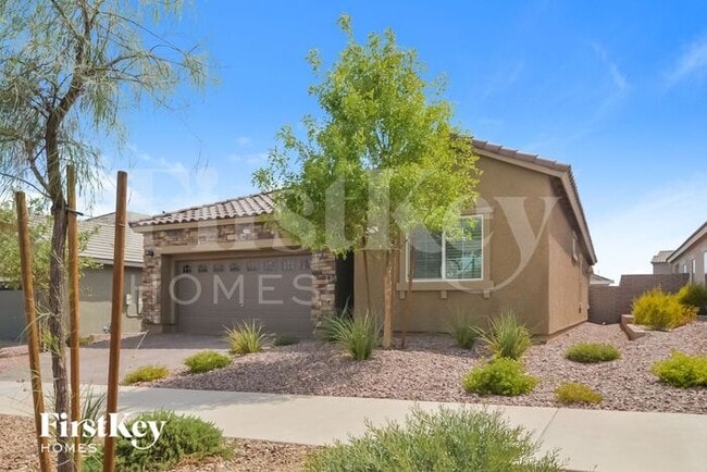 305 Cadence Vista Dr in Henderson, NV - Building Photo - Building Photo