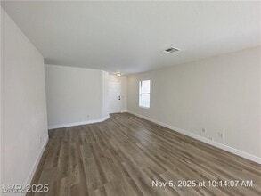 6543 Blooming Sun Ct in Las Vegas, NV - Building Photo - Building Photo