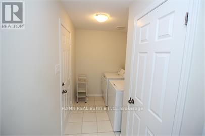 8287 Tulip Tree Dr in Niagara Falls, ON - Building Photo - Building Photo