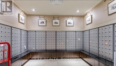 388 Prince of Wales Dr in Mississauga, ON - Building Photo - Building Photo