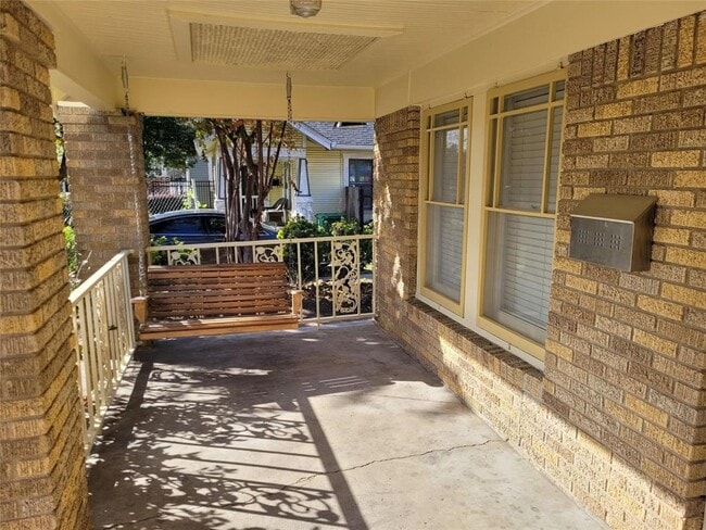 925 W Cottage St in Houston, TX - Building Photo - Building Photo