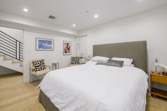 1424 N Sycamore Ave in Los Angeles, CA - Building Photo - Building Photo