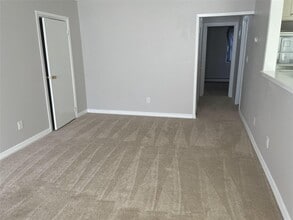 700 Broadway in Amityville, NY - Building Photo - Building Photo