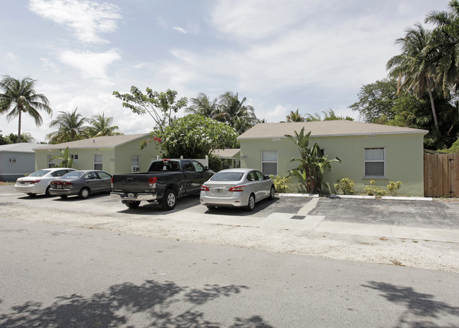 Victoria Park Apartments in Fort Lauderdale, FL - Building Photo - Building Photo