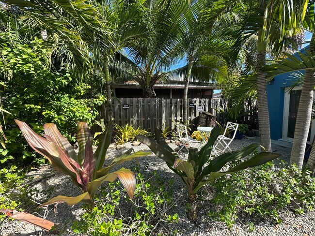 5619 N Miami Ave, Unit Cottage in Miami, FL - Building Photo - Building Photo